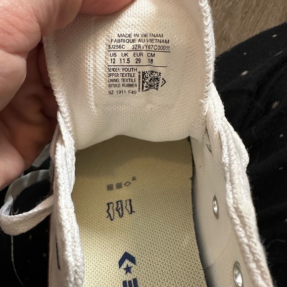 Youth Converse - Picture 5 of 5